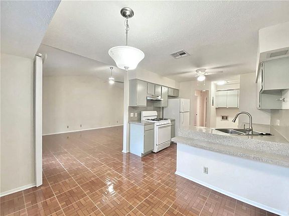 5th image of 1703 W Braker Ln #B
