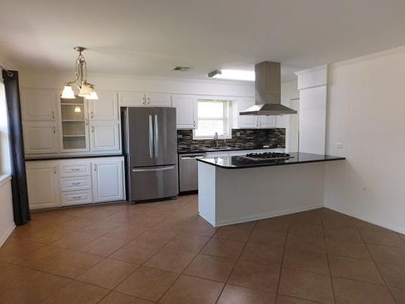 4th image of 405 Corpus Christi Dr
