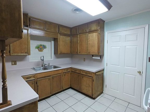 4th image of 209 Upas Ave