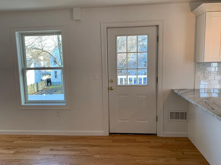17 Howland St #2 — Photo 18