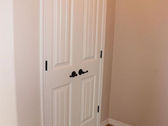 2nd image of 1811 Amber Dr