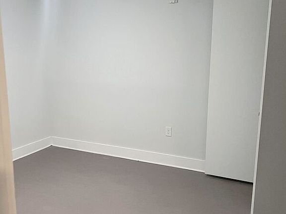 5th image of 3003 Parkwood Ave APT L109
