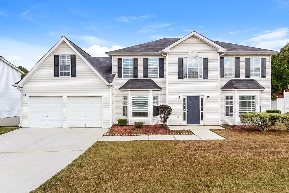 4 bed, 2.5 bath, 2518 sqft, $2,590 — Photo 2