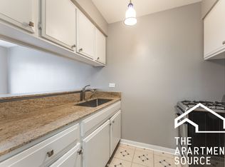 663 W Grace St APT 102, Chicago, IL 60613
