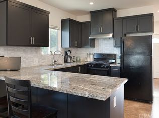 911 Island Ave, Wilmington, CA 90744