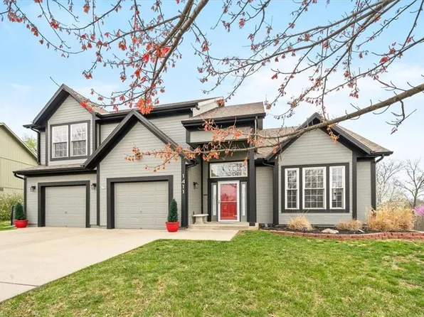 1411 Howard St, Louisburg, KS 66053