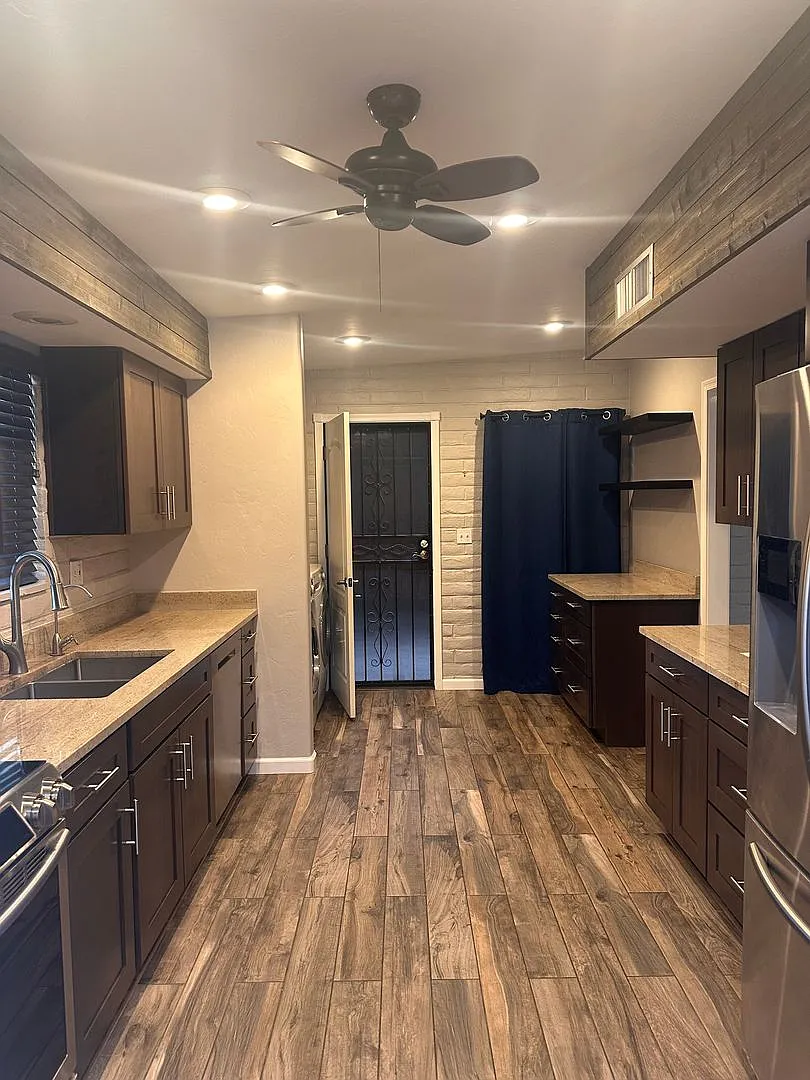 Beautiful and Pristine Condition - 3 bed 2 Bath - Close to Davis Monthan Air Force Base — Photo 4