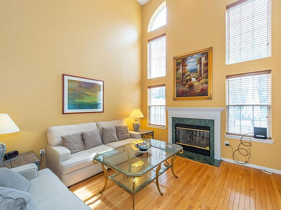 TWO-STORY FAMILY ROOM I