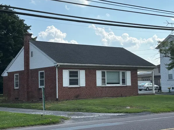 130 E Main St, Leola, PA 17540