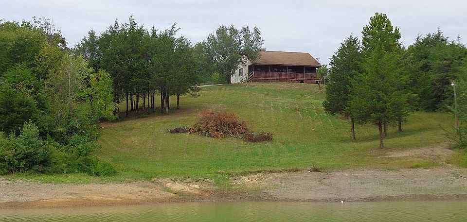 1st image of 2421 Carol Ln