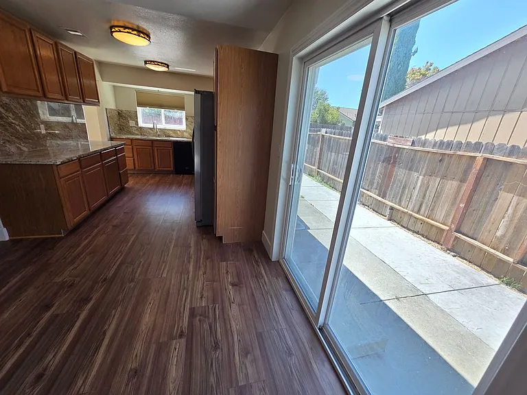 616 Placer Ln — Photo 31