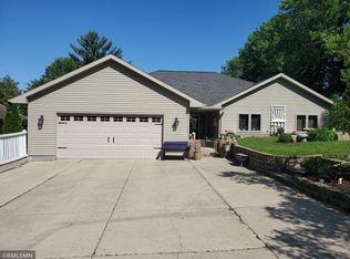57916 226th St, Litchfield, MN 55355