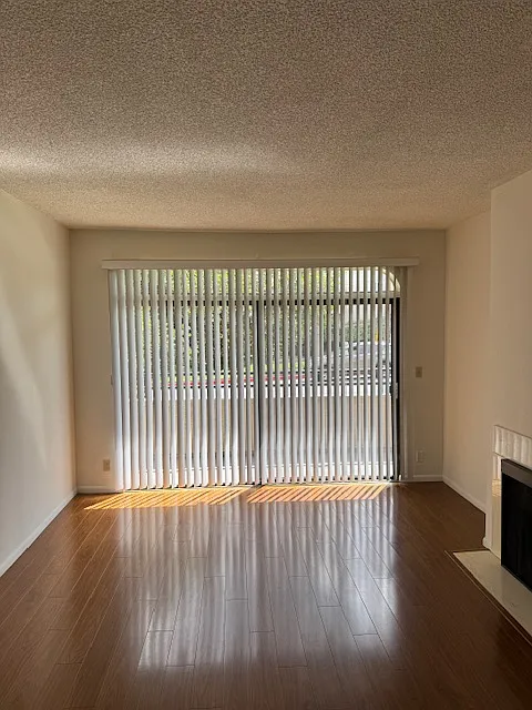 Building Photo - 14400 Dickens St #105