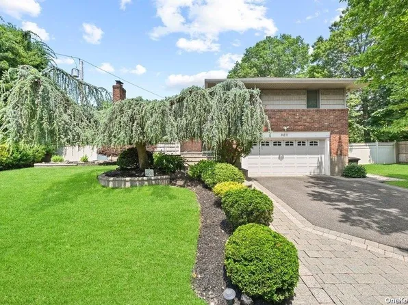 920 Gloucester Court, Westbury, NY 11590