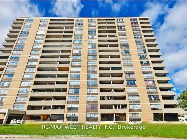 40 Panorama Ct #106, Toronto, ON M9V 4M1