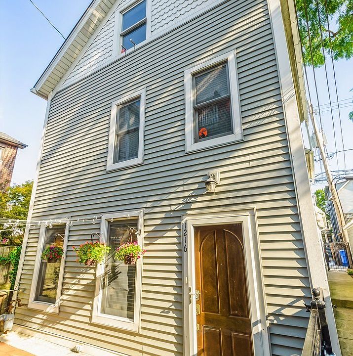 1st image of 1216 W Oakdale Ave #Ch