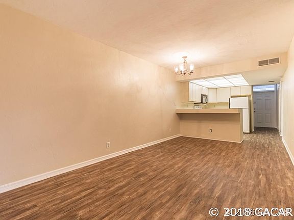 3rd image of 1204 SW 14th Ave APT A