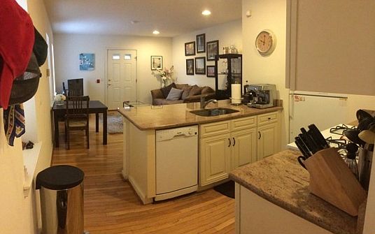 1st image of 913 Lombard St APT A