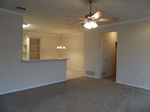 5th image of 1502 Glenhaven Dr APT B