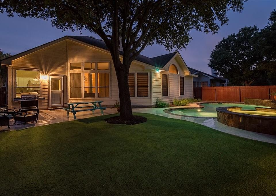 1st image of 903 Cashew Ln