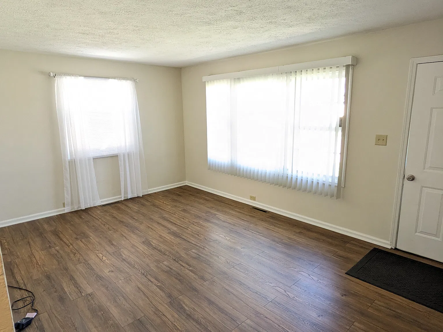 1027 S Edison Ave — Photo 3