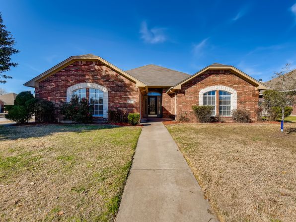 301 Angela Dr Burleson Tx 76028 Zillow