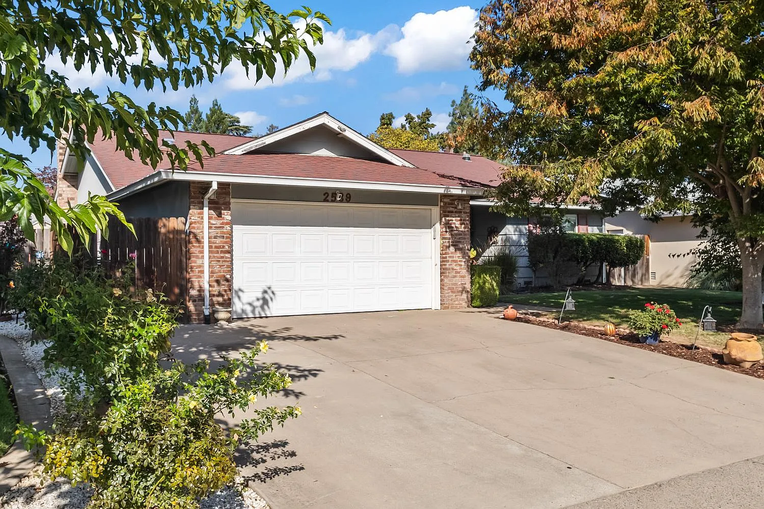 2539 El Burlon Cir photo 1