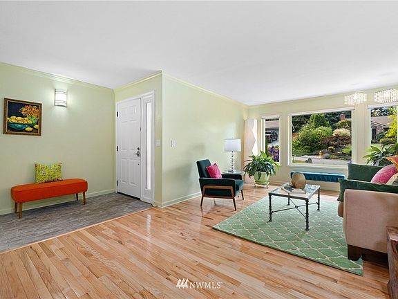 Tile entry to greet your guests.