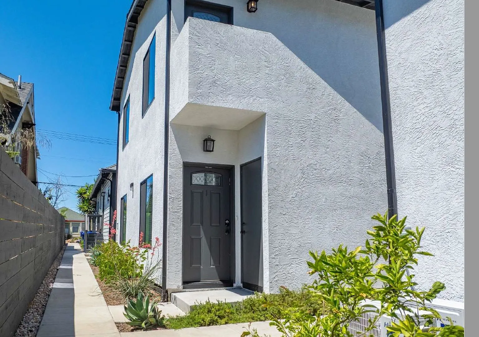 Newly 2025 constructed, one bedroom, one bath apartment in the heart of University Heights — Photo 2