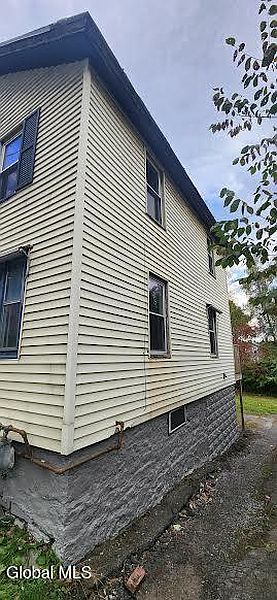 2nd image of 18 E Main Street
