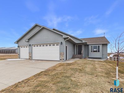 921 Trojan Ave, Hartford, SD, 57033