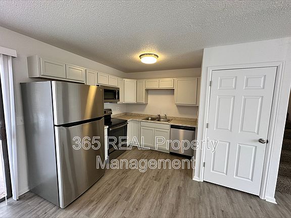 4th image of 3412 Carson Ave