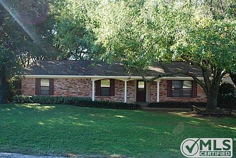 1st image of 110 Creekside Dr