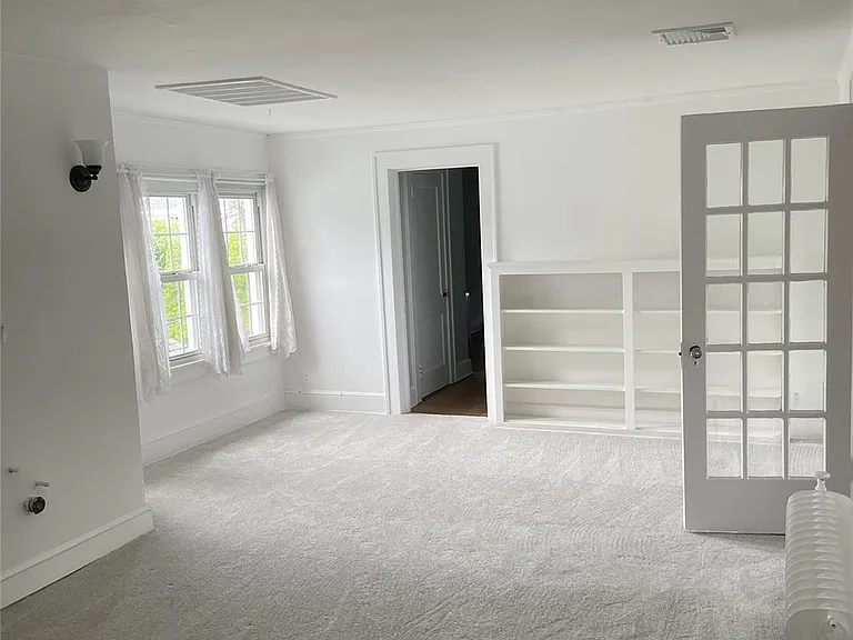 56 Nassau Blvd — Photo 22