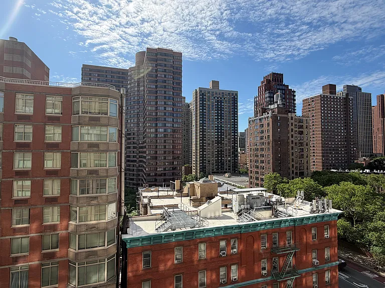 1500 Lexington Ave #11F — Photo 21
