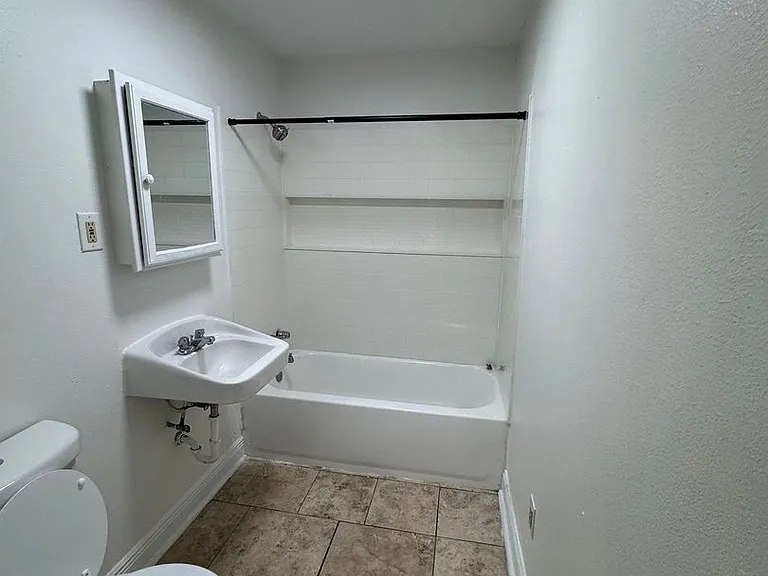 305 N Hullen St — Photo 8