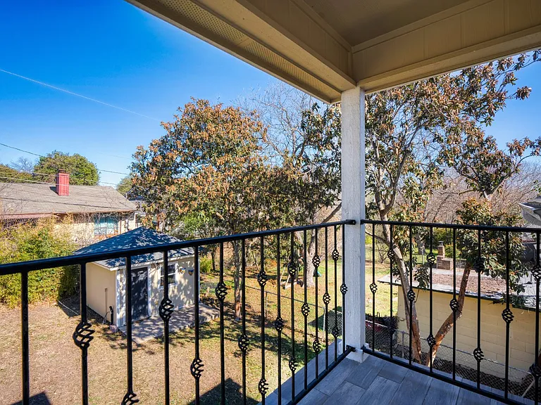 431 Irvington Dr — Photo 23
