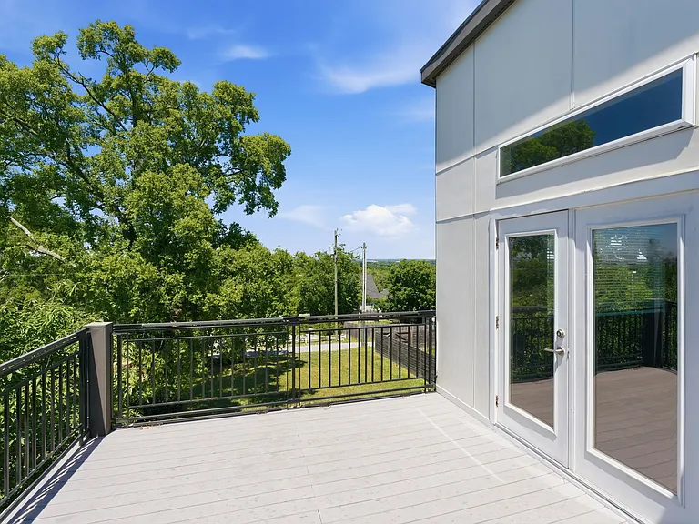 426 Patterson St — Photo 3