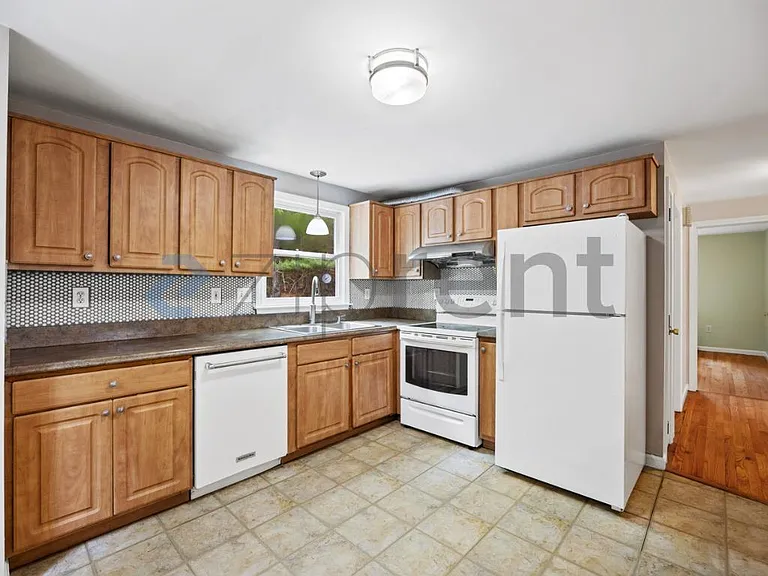174 Fox Hill Rd — Photo 11