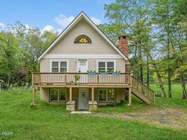 104 Swan Dr, Dingmans Ferry, PA 18328