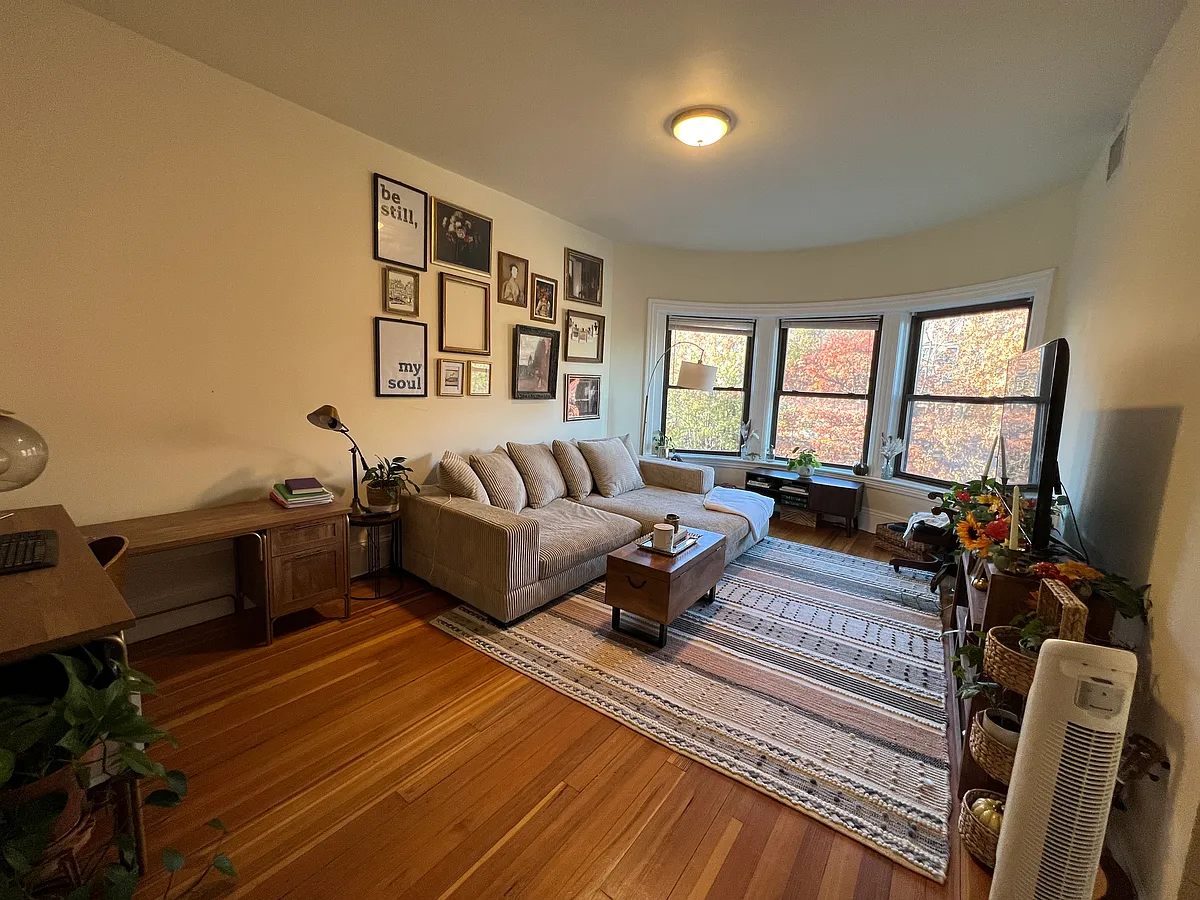 Building Photo - 1463 Beacon St #43