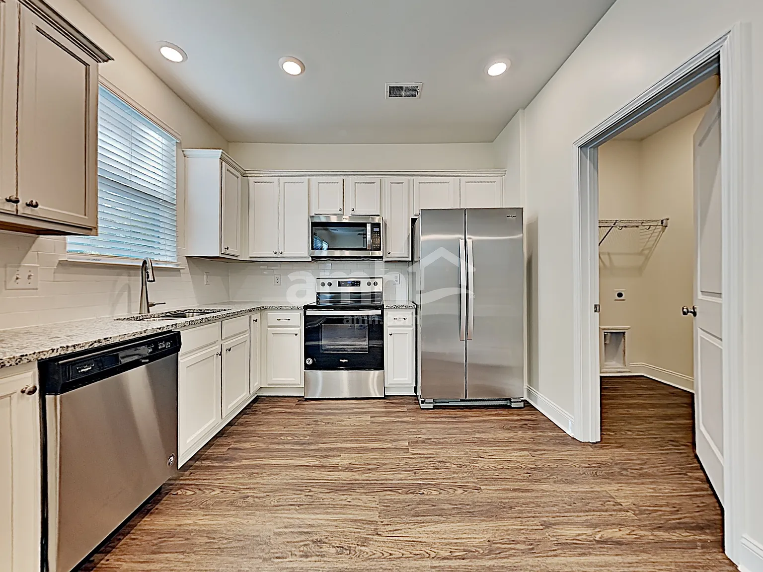 3 bed, 2.5 bath, 1420 sqft, $2,260 — Photo 3