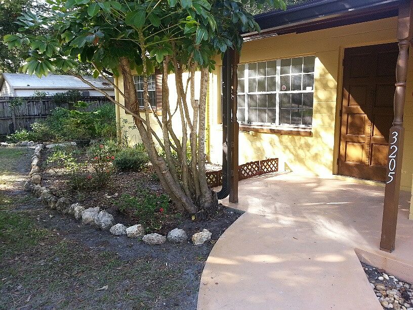 1st image of 3205 W Leila Ave