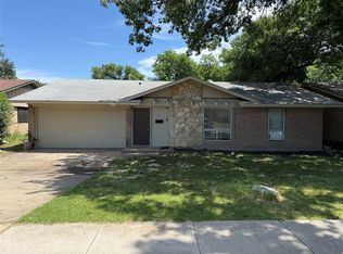 115 Price Dr, Lewisville, TX 75067