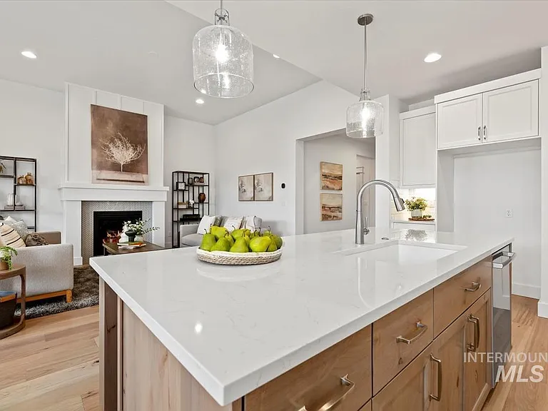 11284 W Campanula Dr — Photo 8