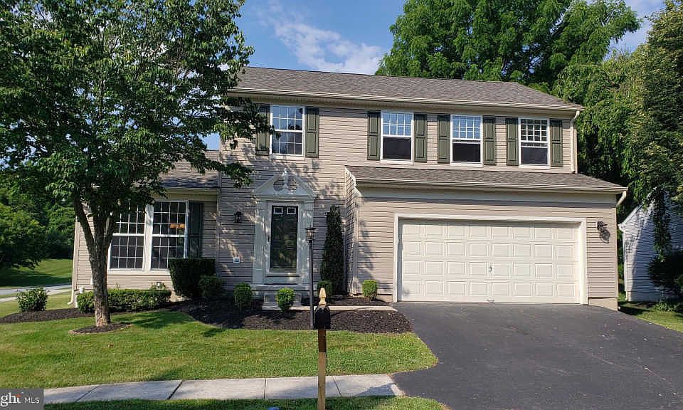 1st image of 901 N York Dr