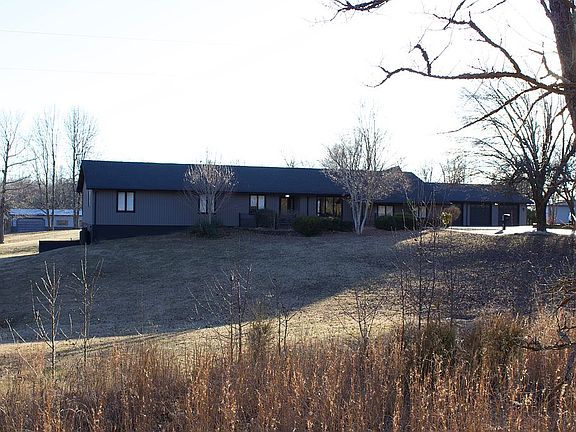 5th image of 125 Thoroughbred Ln
