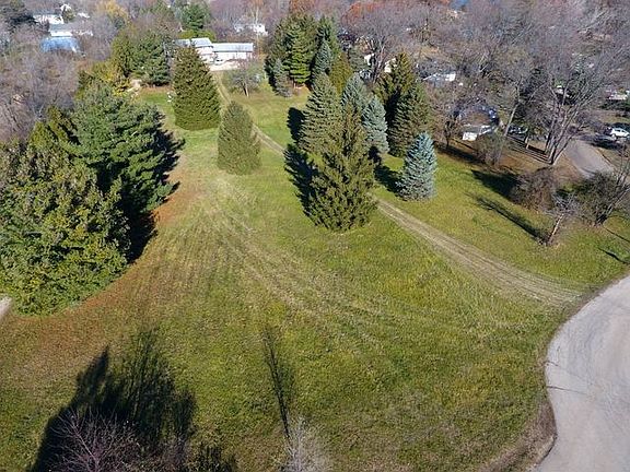 2nd image of 36380 N Wildwood Dr