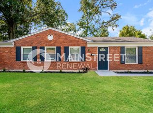 10306 Carbine Ct, Louisville, KY 40229