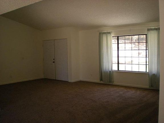 5th image of 42643 Yosemite Springs Dr
